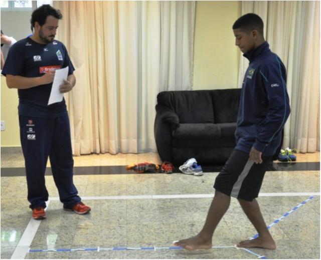 Equipes médica e de fisioterapia realizam testes com atletas do Sub 21