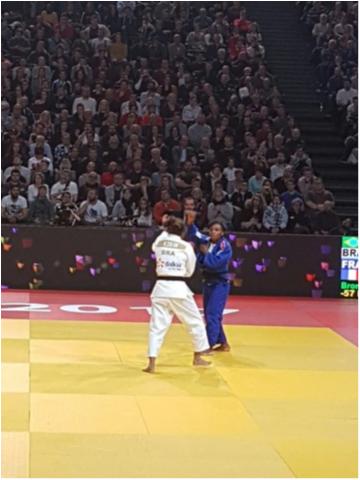 Quintos lugares de Rafaela Silva e Eric Takabatake são os melhores resultados do Brasil em Paris neste sábado