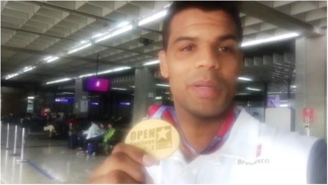 Após ouro em Santiago, judocas mandam recado e agradecem apoio da torcida