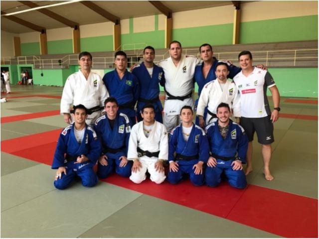 Seleção masculina participa de treinamento internacional na França