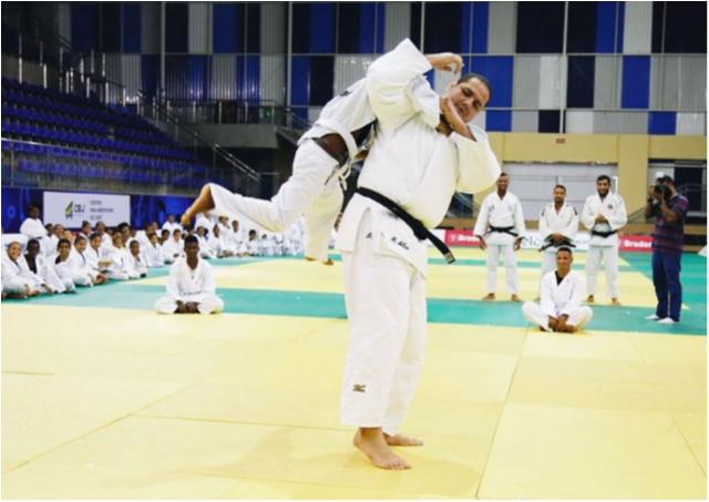 Baby dá aulão para alunos do projeto social do CPJ e participa de I edição do Café com Medalha, na Bahia