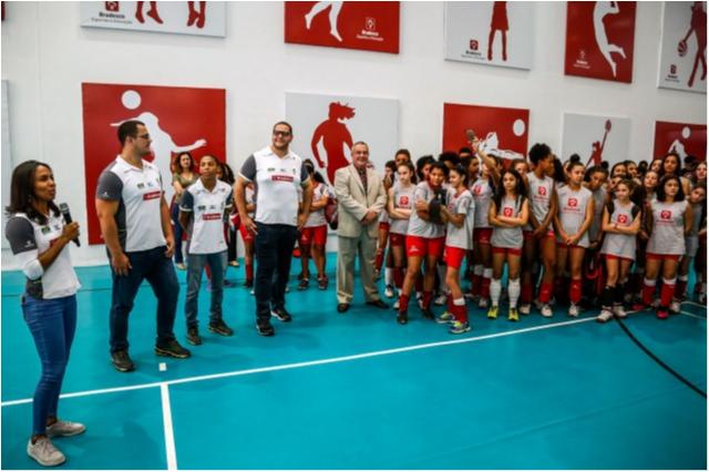 Judocas visitam jovens atletas do Bradesco