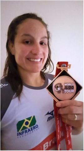 Maria Portela (70kg) derrota medalhista olímpica e conquista o bronze do Grand Slam de Abu Dhabi