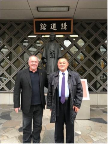 No Japão, Silvio Acácio é recebido por Yasuhiro Yamashita em visita ao Instituto Kodokan