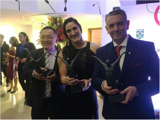 No ano do bicampeonato mundial, Mayra Aguiar é coroada com troféu de Melhor Atleta de 2017 pelo COB