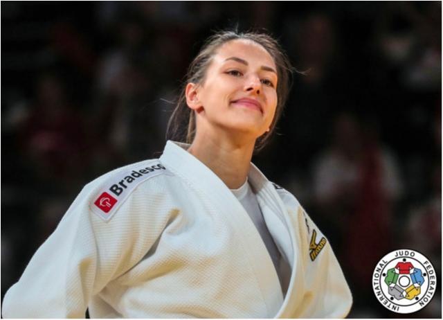 Alexia Castilhos derrota sueca e fatura mais um bronze para o Brasil no Grand Prix de Antalya