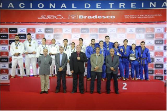 Brasil bate Chile por 5 a 2 e vence primeiro Desafio Internacional do ano