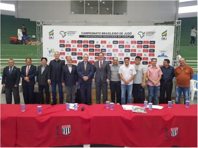 Silvio Acácio acompanha disputas do Campeonato Brasileiro da Região V, em Itapecerica da Serra