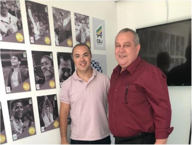 Silvio Acácio recebe Rogério Sampaio na sede da CBJ no Rio