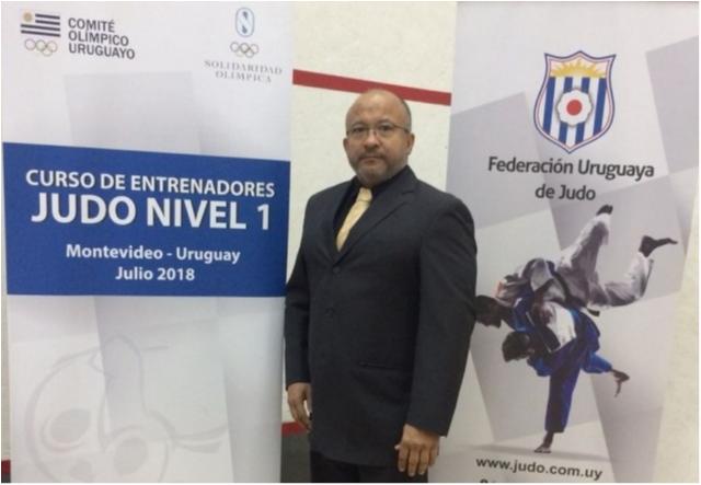 Professor Amadeu de Moura Jr ministra curso para treinadores de judô no Uruguai