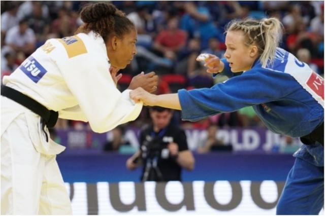 Rafaela Silva para na primeira rodada do Mundial e agora foca em disputa por equipes