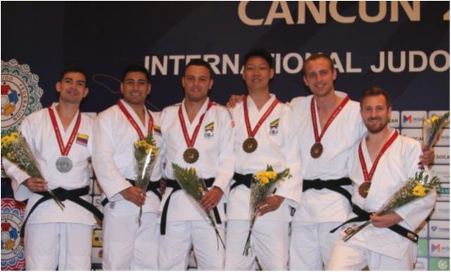 Wagner Uchida e Paulo Ferreira conquistam ouro inédito para o Brasil no Mundial de Kata