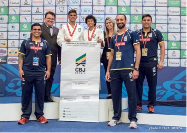 Amanda Arraes (44kg) e Renan Torres (60kg) conquistam bronze no primeiro dia do Mundial Júnior