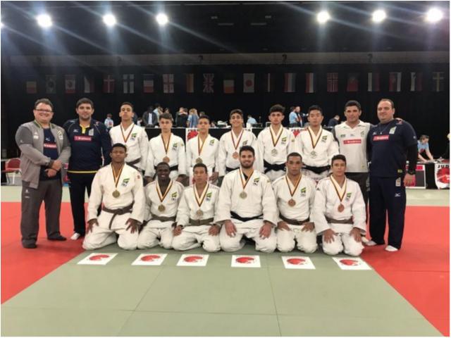 Judocas da base do judô brasileiro bilham na Alemanha e conquistam 29 medalhas