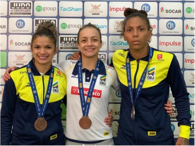 Judô brasileiro abre Grand Prix de Tbilisi com prata de Rafaela Silva e bronzes de Nathália Brígida e Larissa Pimenta 