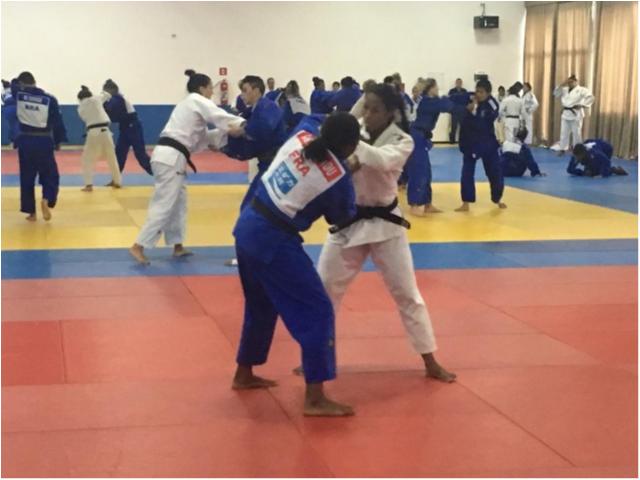 Treinamento de campo da CBJ reúne cerca de 300 atletas e oito seleções, além do Brasil, em Pindamonhangaba