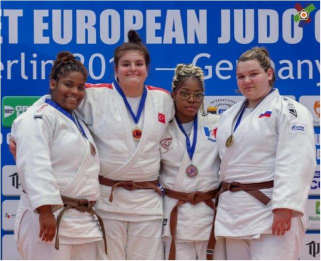 Seleção Sub-18 volta de Berlim com quatro medalhas