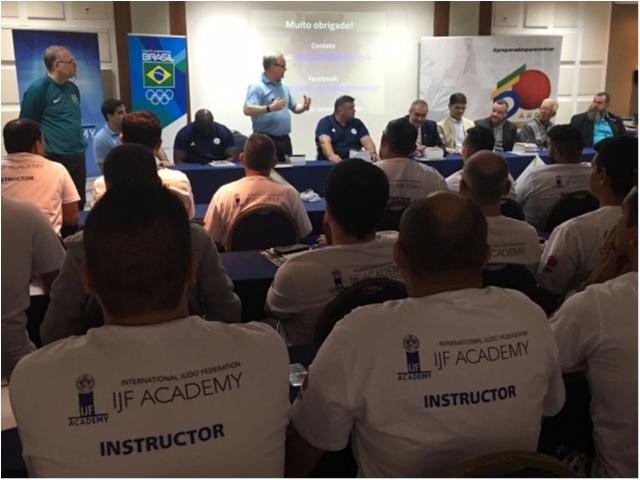 Professores iniciam curso prático de Instrutor da IJF Academy em Pindamonhangaba