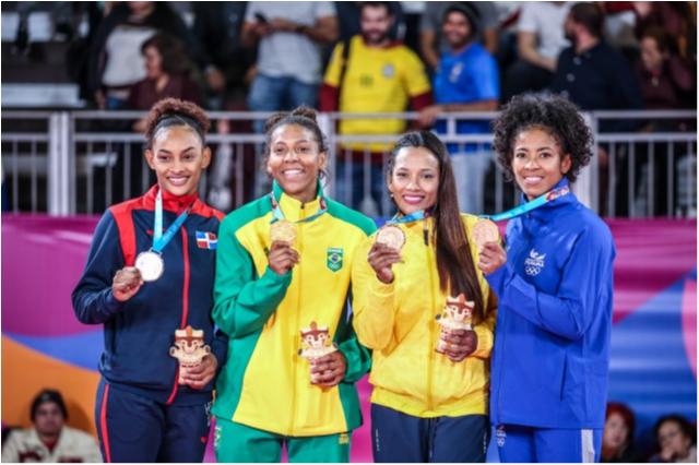 Rafaela Silva conquista ouro inédito no Pan, Cargnin e Juninho Bomba sobem ao pódio, e judô garante 100% de aproveitamento no segundo dia em Lima