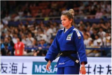 Larissa Pimenta cai para Uta Abe, mas vê evolução após primeiro Mundial Sênior