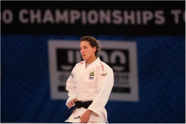 Aléxia Castilhos reconhece experiência adquirida em primeiro Mundial adulto