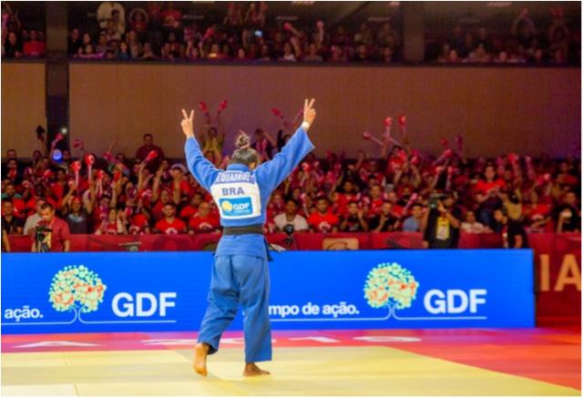 Em casa, Ketleyn Quadros leva primeiro Grand Slam da carreira e Brasil fatura quatro medalhas no segundo dia