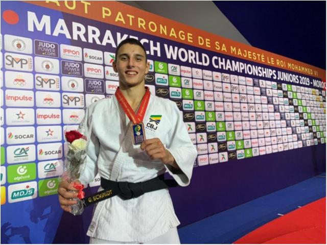Guilherme Schimidt (81kg) fatura o bronze no terceiro dia do Mundial Júnior, em Marraquexe