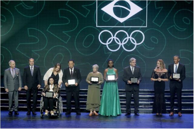 Chiaki Ishii e Mayra Aguiar são homenageados pelo COB no Prêmio Brasil Olímpico