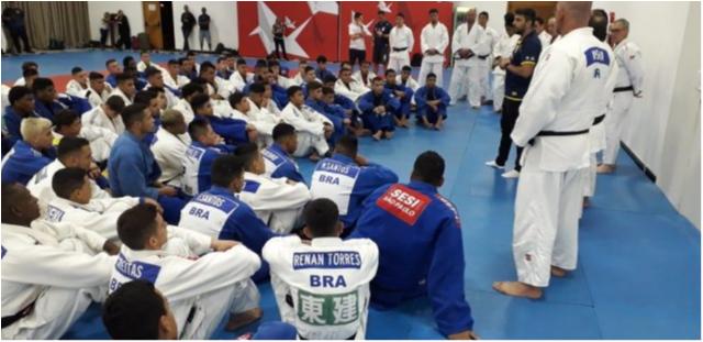 Treinamento de campo Sub-21 promove intercâmbio entre brasileiros, franceses e argentinos, em São Paulo, nesta semana