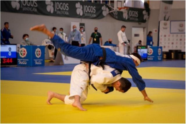 A 300 dias de Tóquio, judô brasileiro volta a competir e fatura 16 medalhas em Coimbra 