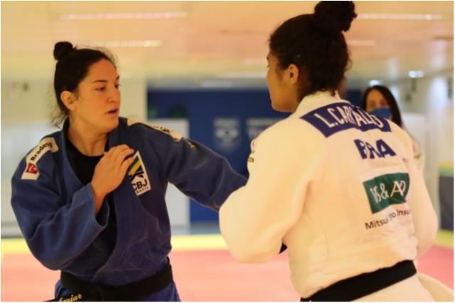 ENTREVISTA - Mayra Aguiar 