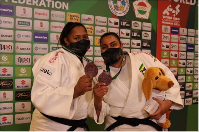 MUNDIAL 2021 - Beatriz Souza e Maria Suelen Altheman faturam bronze para o Brasil 