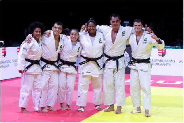 MUNDIAL 2021 - Brasil vence Rússia por 4 a 2 e fecha Mundial com bronze por equipes