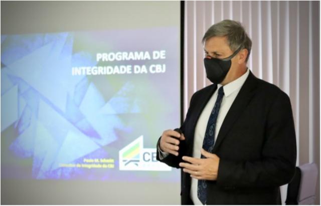 Colaboradores da CBJ recebem treinamento sobre integridade 