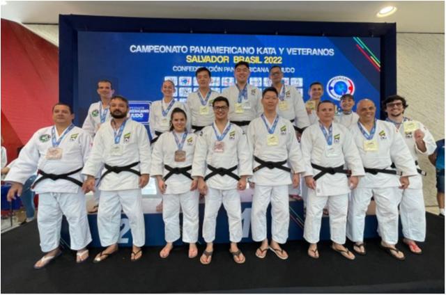 Brasileiros dominam Campeonato Pan-Americano de Kata e conquistam oito medalhas