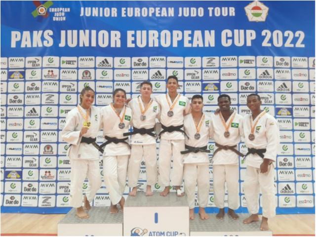 Seleção Júnior sobe ao pódio sete vezes em Paks