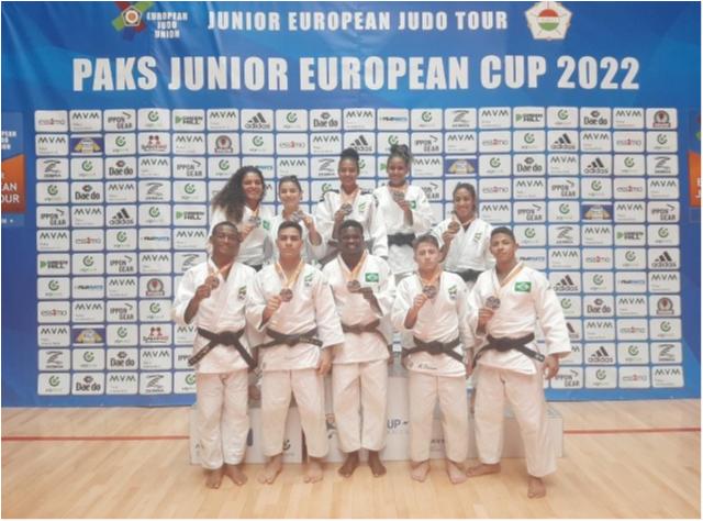 Com mais três medalhas no dia, Seleção Júnior fecha Paks no quarto lugar geral