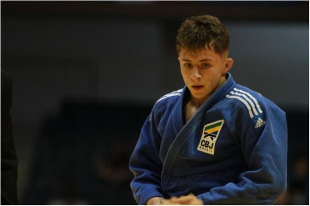 Aléxia Nascimento e Michel Augusto ficam em quinto lugar no primeiro dia do Mundial Júnior