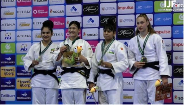 Beatriz Freitas é vice-campeã mundial júnior e Brasil fecha individual com duas pratas