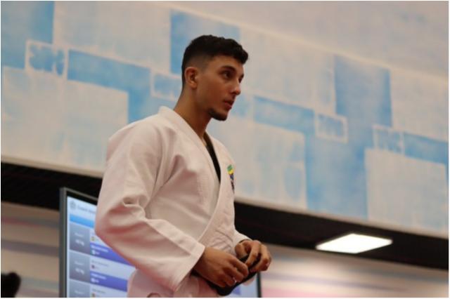 Ketleyn Quadros e Guilherme Schimidt param nas oitavas do Mundial 