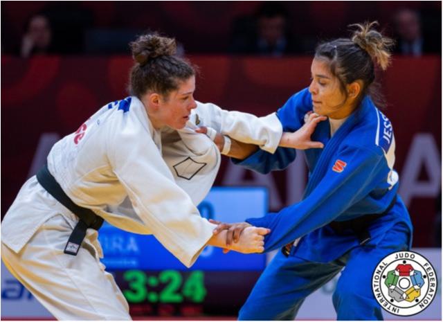 No terceiro dia de Mundial, Jéssica Lima chega às oitavas e Rafaela Silva não avança na chave