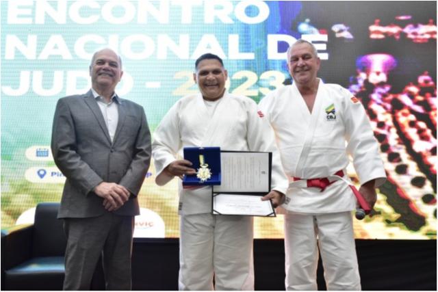 CBJ condecora Edinanci Silva com a Ordem do Mérito do Judô Brasileiro 