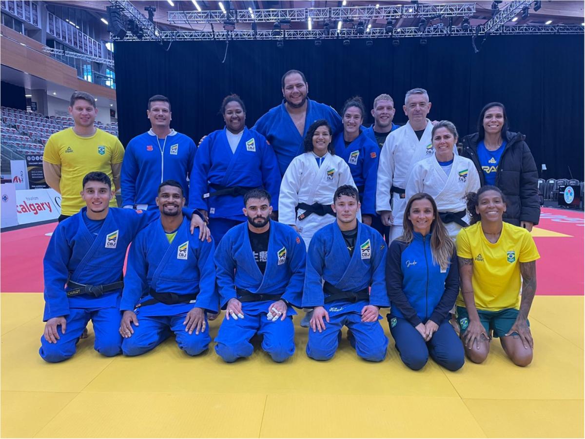 Seleção conhece arena e faz último treino antes da estreia no Pan de Calgary