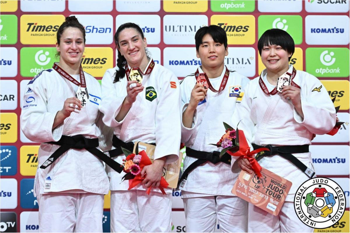Mayra Aguiar faz história e se torna primeira brasileira campeã do Grand Slam de Tóquio