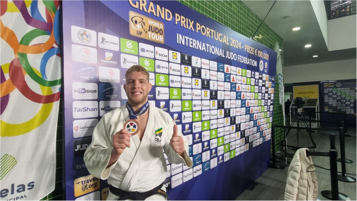 Rafael Buzacarini bate sérvio nas punições e conquista bronze no Grand Prix de Portugal