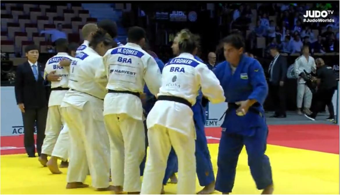 Brasil para no Uzbequistão nas oitavas do Mundial por Equipes Mistas 