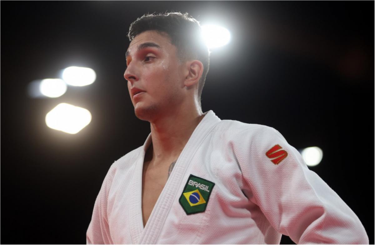 PARIS 2024 - Guilherme Schimidt vence uma luta, mas cai nas oitavas de final do judô