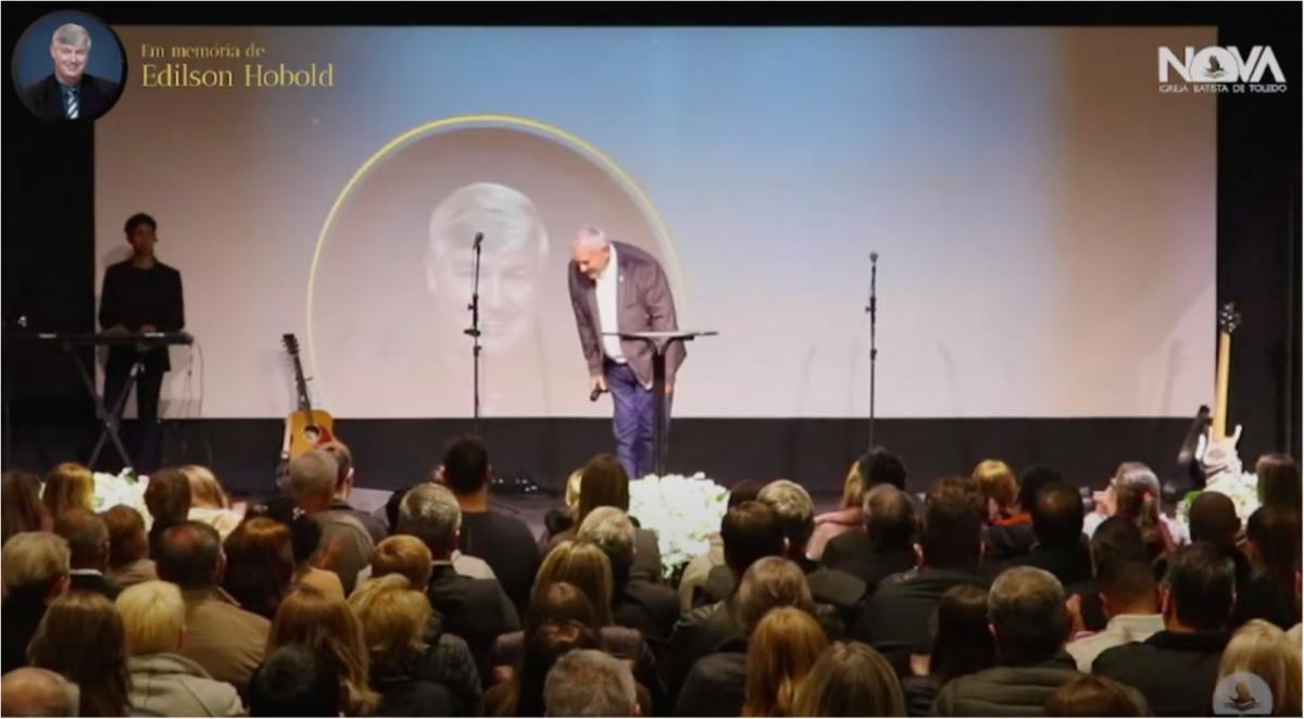 Silvio Acácio Borges presta homenagem póstuma ao amigo e árbitro Edilson Hobold