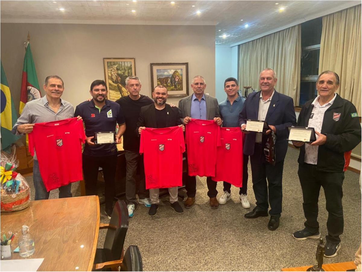 Em visita a Porto Alegre, dirigentes da CBJ se reúnem com lideranças do judô gaúcho 