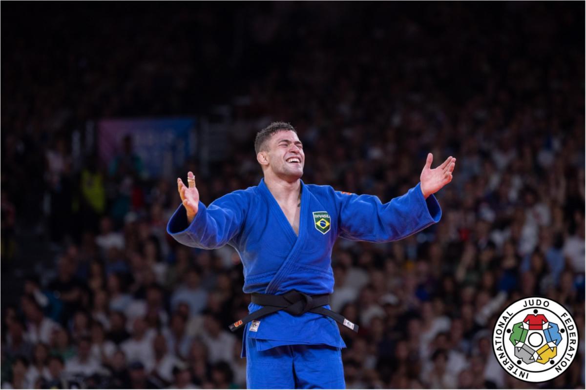 Willian Lima fecha temporada 2024 como número um do mundo